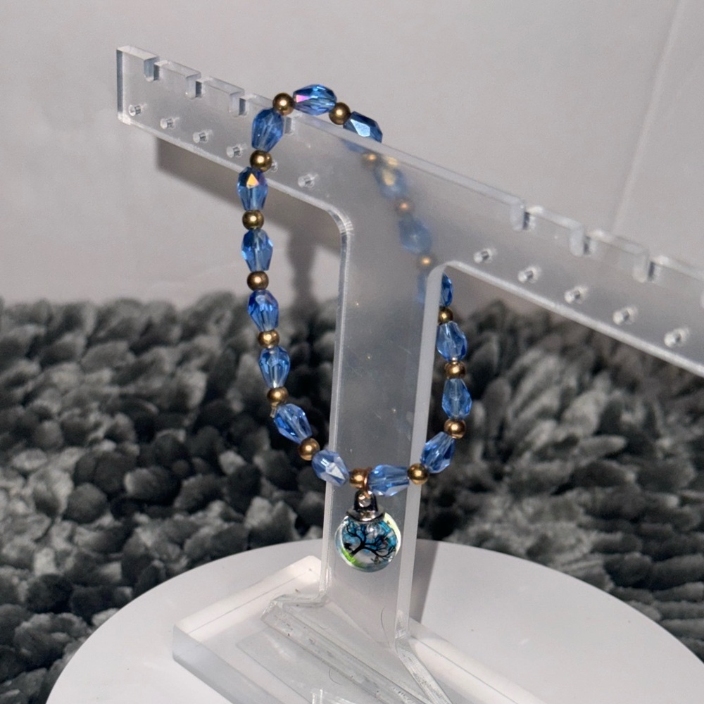 Blue and Gold NWOT Beaded Bracelet With Tree of Life Charm - Picture 3 of 4